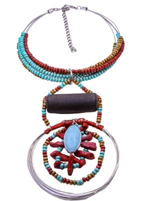 Ethnic necklace with natural beads